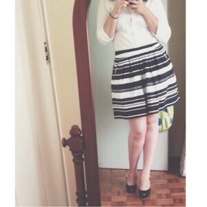 Banana Republic Black White Striped Fit & Flare Mini Skirt Size 12 Pockets